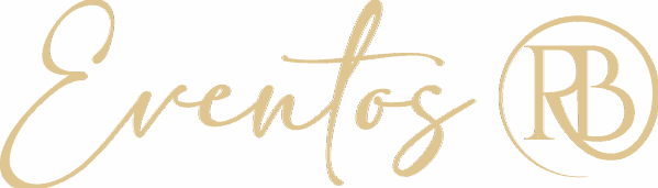 Redtyb loira gata pagando um boquete gostoso no meio do quintal